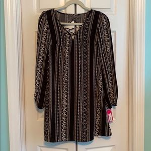 Black and white patterned dress